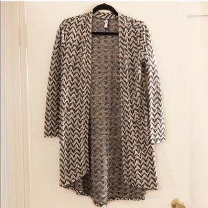 Xhilaration Black & White Kimono